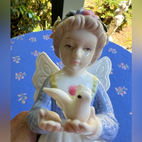 Susan Winget ❤️ Everyday Angel Ceramic Figurine - Picture 9 of 9